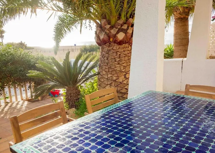 Three Bedroom House By The Sea